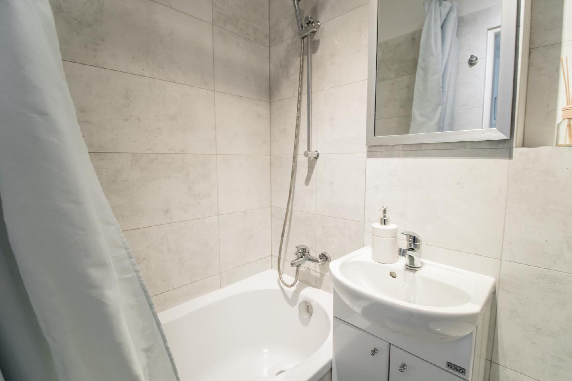 Piotrapartments - Bruna Green City Apartment Warsaw Luaran gambar